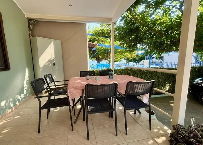 Casa Al Mare 公寓 Karianí